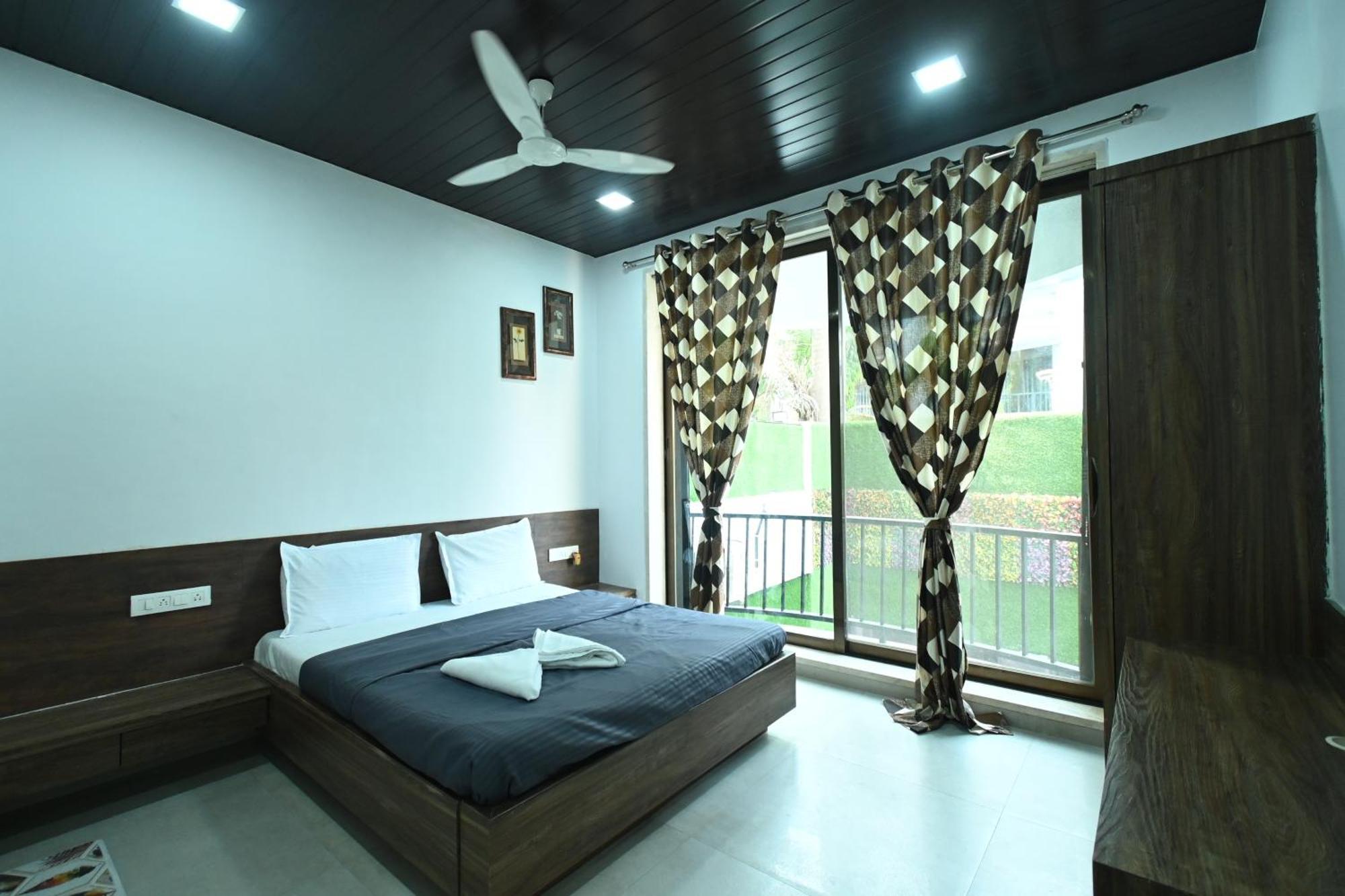 Emerald Villa Лонавала Экстерьер фото